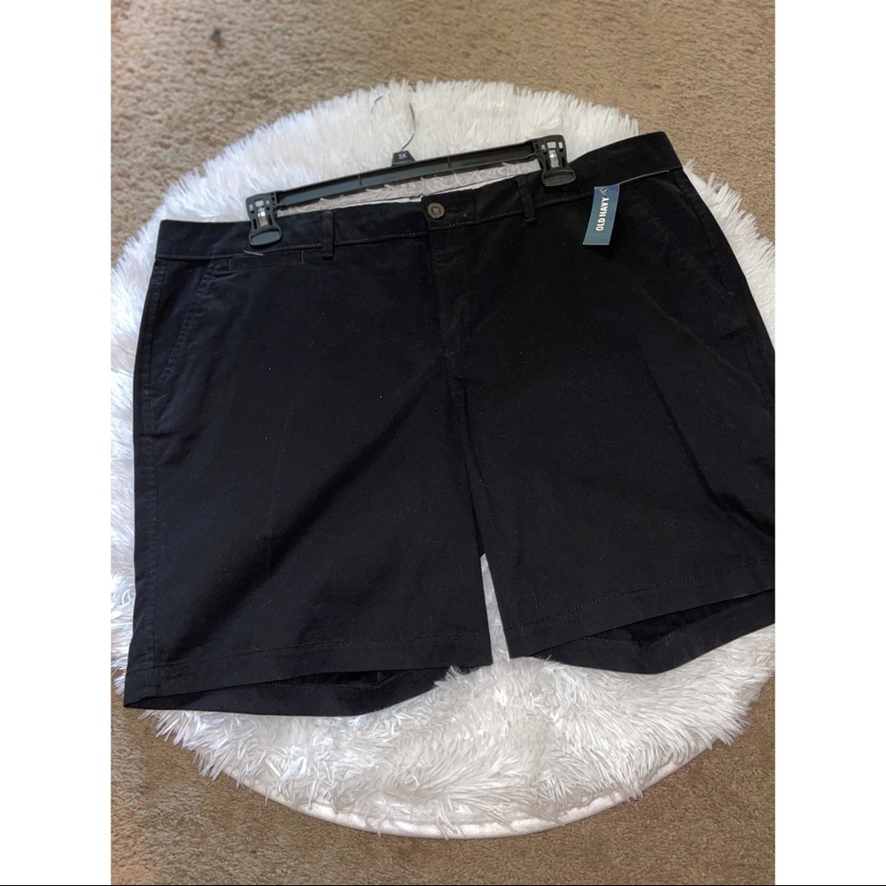 BLACK SHORTS!